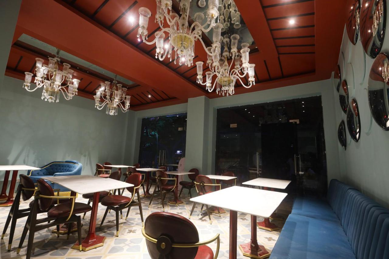 The Saga Hotel New Delhi Exterior photo