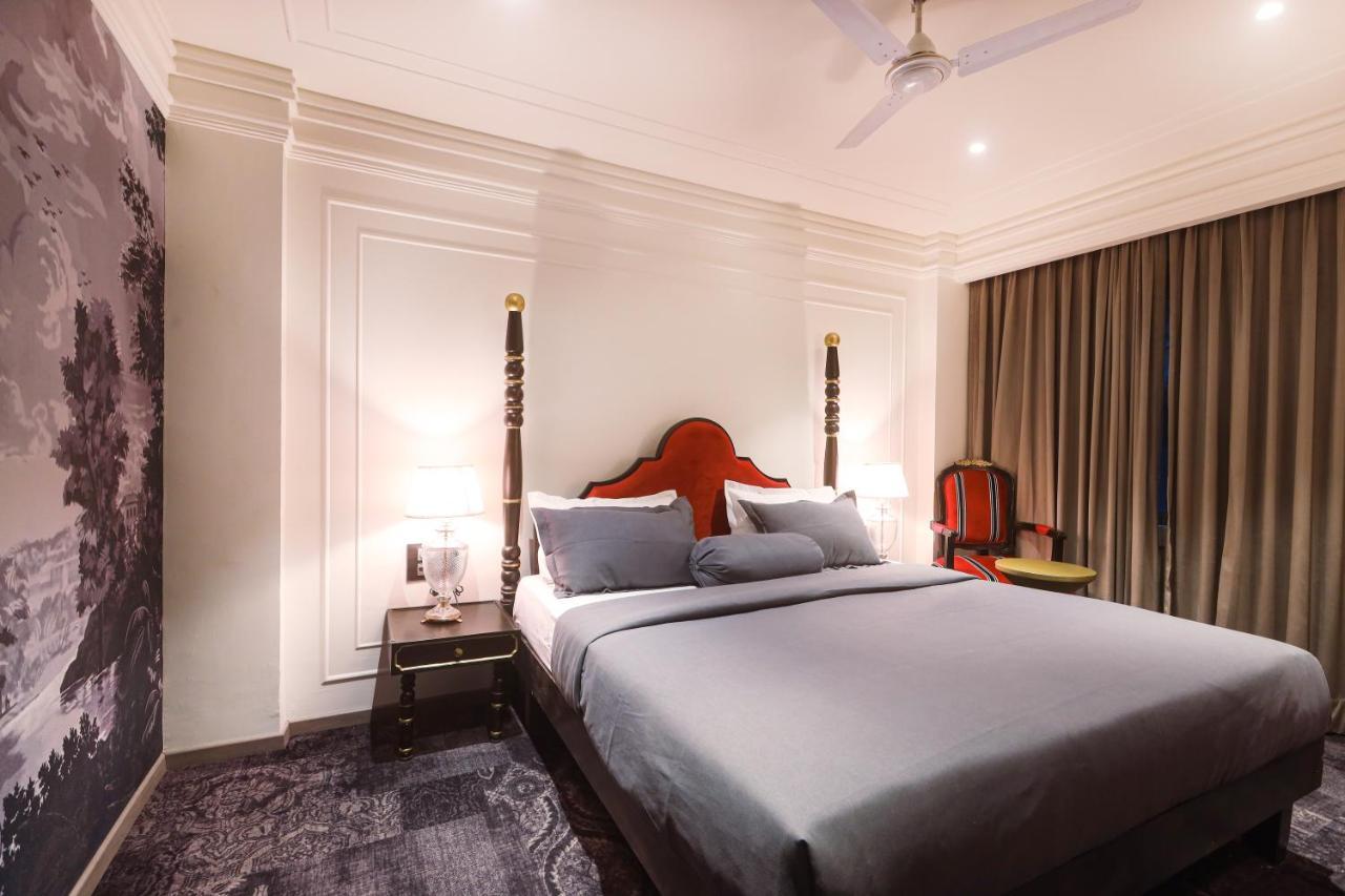 The Saga Hotel New Delhi Exterior photo