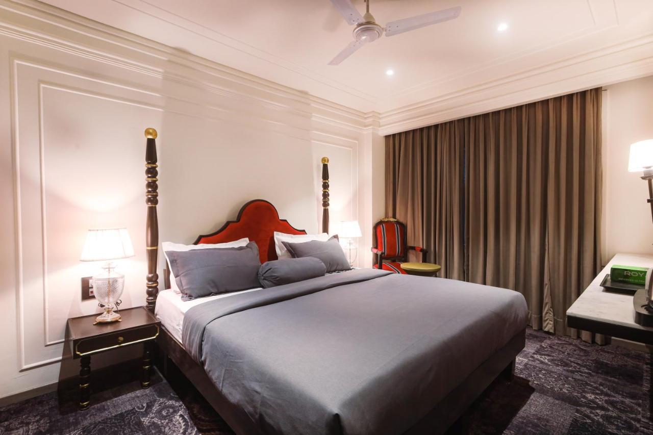 The Saga Hotel New Delhi Exterior photo