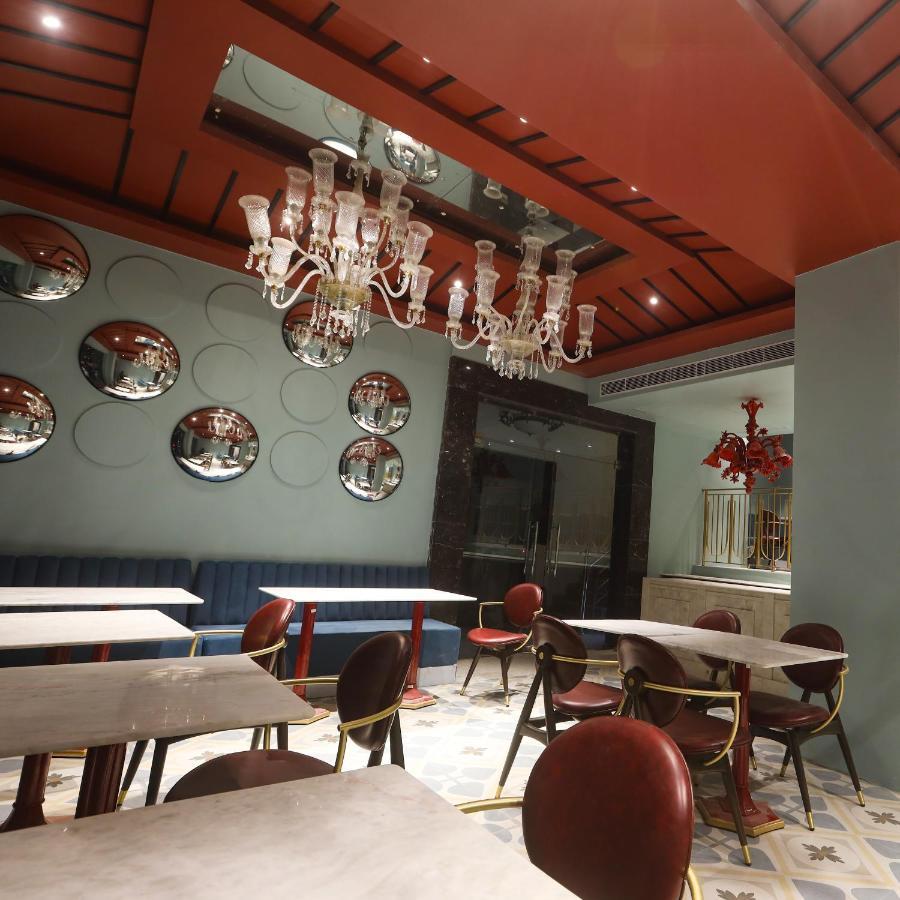 The Saga Hotel New Delhi Exterior photo