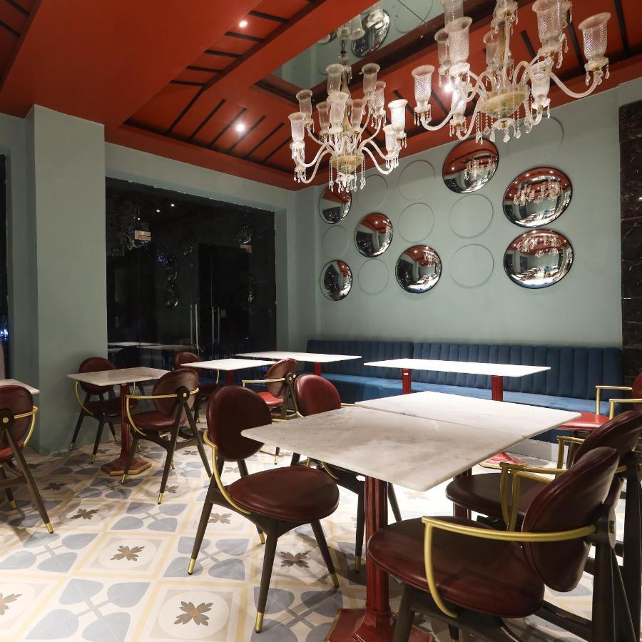 The Saga Hotel New Delhi Exterior photo