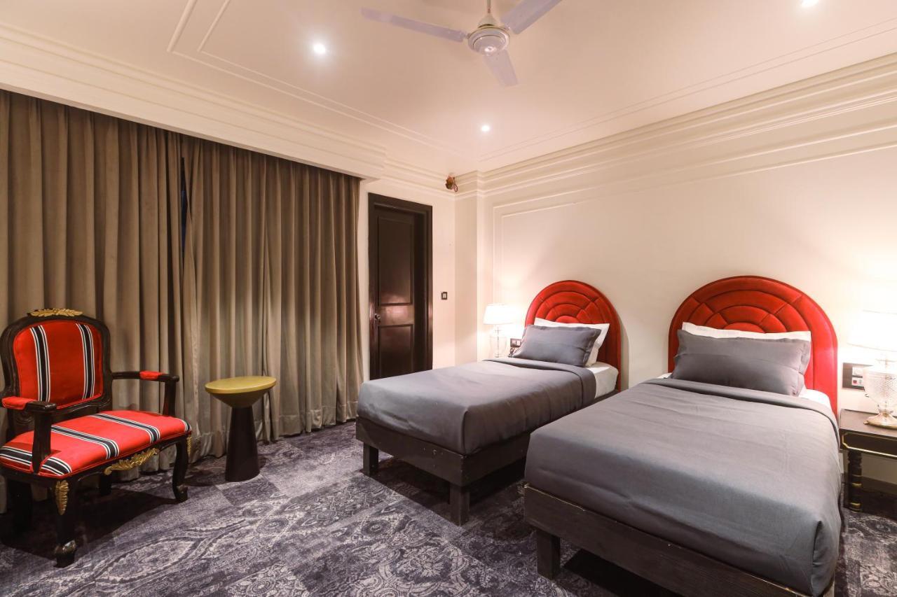 The Saga Hotel New Delhi Exterior photo